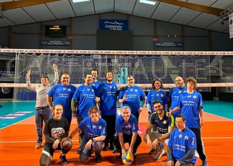 Au-delà du handicap, l’esprit d’équipe en handivolley